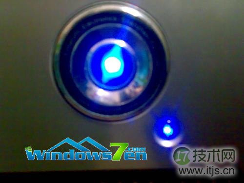 windows 7系统硬盘指示灯一直闪貌似不停的原因及解决方法